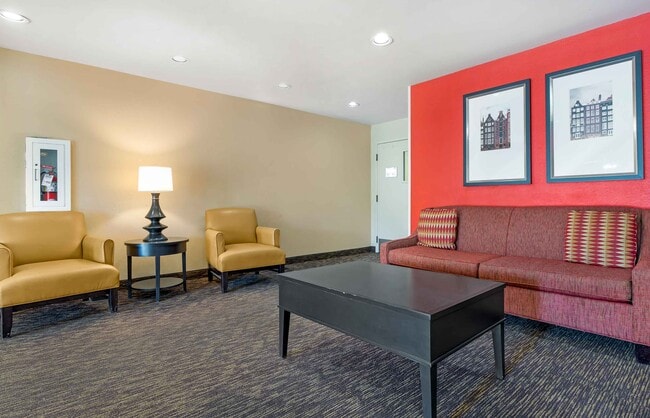 Furnished Studio-Cincinnati - Blue Ash - Reagan Highway