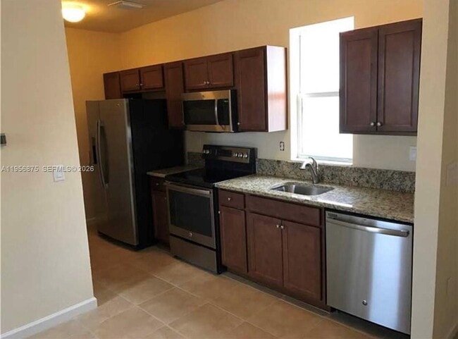 Photo - 9401 SW 171st Pl Unit studio