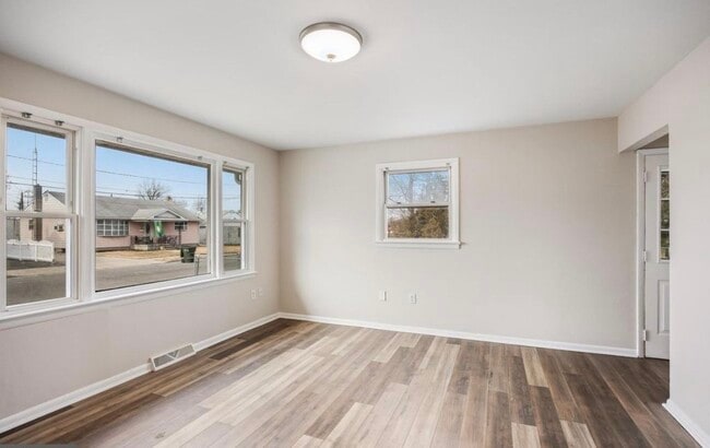 Photo - 9 Easlick Ave