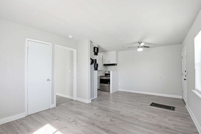 Photo - 6318 Laramie St Unidad 2