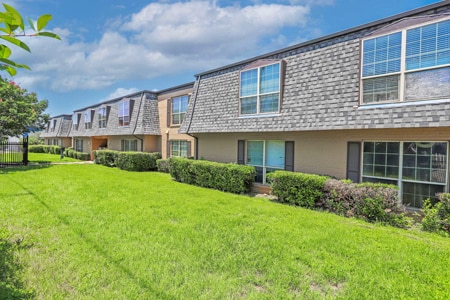 Photo - 2701 Green Oaks Rd