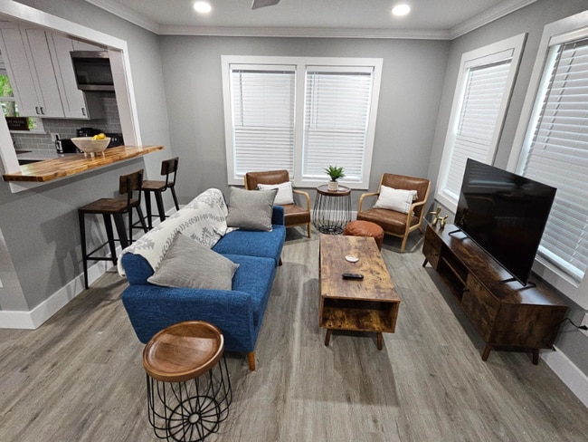 Photo - 2717 Alexander Ave