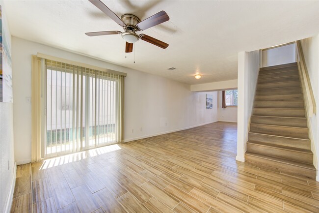 Photo - 4403 Willow Beach Dr