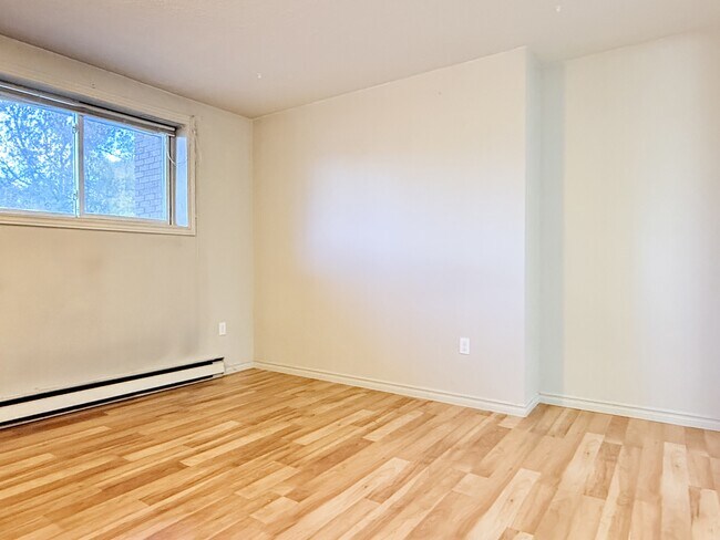 Photo - 575 Assumption St Unit 1