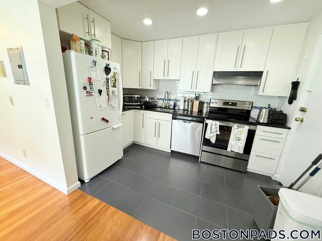 Photo - 135 Inman St Unit 8