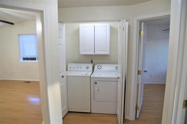 Photo - Clean 3 bed 2 bath Large Garage Open Living Area