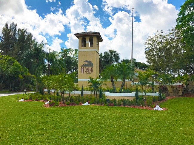 Building Photo - 212 Palm Cir E