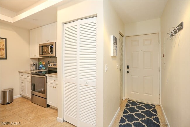 Building Photo - 3611 Wild Pines Dr Unit 202