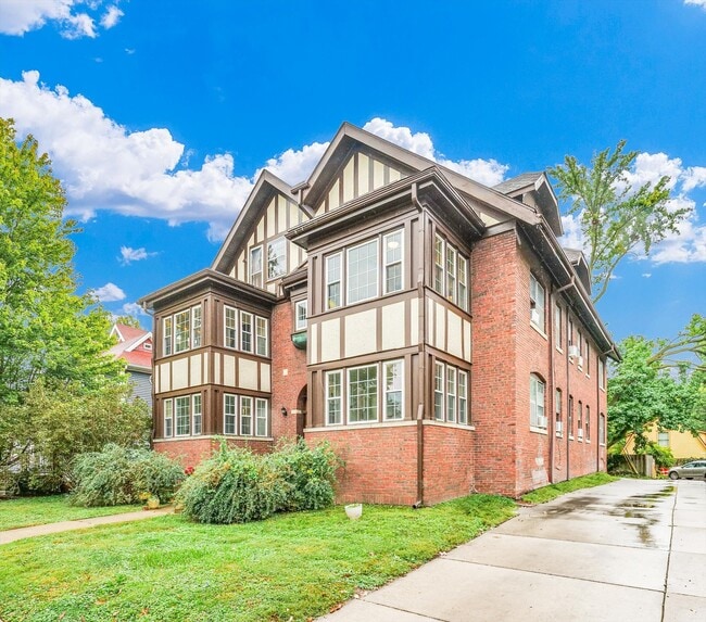Photo - 603 W Green St Unit 3W