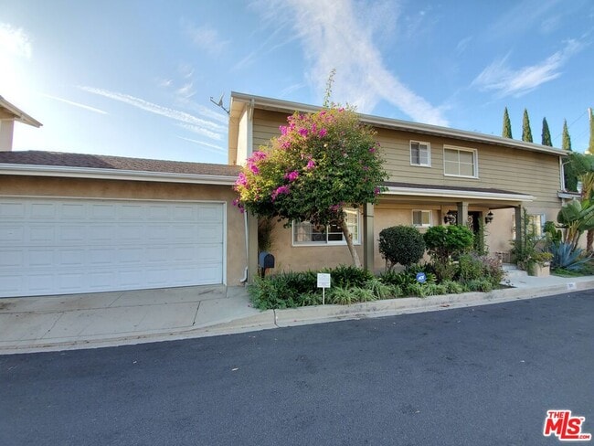 Building Photo - 911 Teakwood Rd Rental