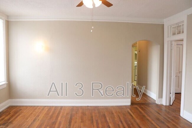 Photo - 2243 Madison Ave Unidad A-
