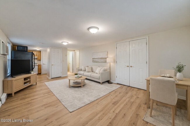 Building Photo - 1612 Ellwood Ave Unit 1 Rear