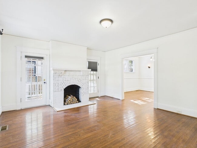 Photo - 4222 Chamberlayne Ave