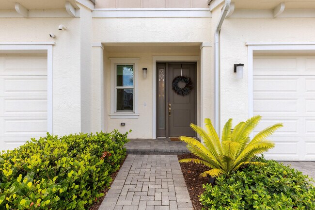 Photo - 16330 Oakview Dr