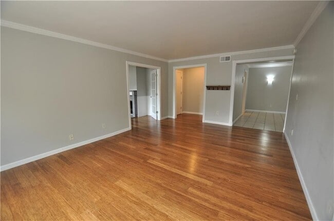 Photo - 6851 Roswell Rd NE