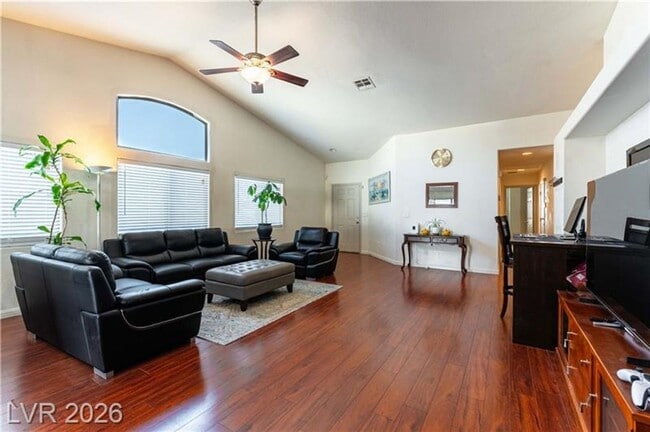 Photo - Santa Rosa Single Story on Culdesac