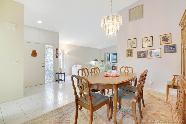 Building Photo - 13759 Date Palm Ct Unit A