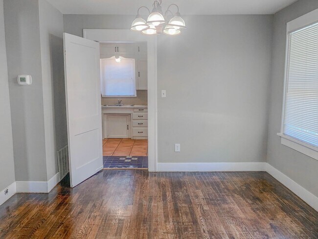 Photo - Pre-Leasing - 2 bed 1 bath