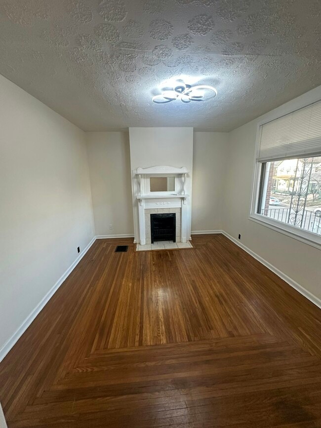 Photo - 1753 Courtland Ave