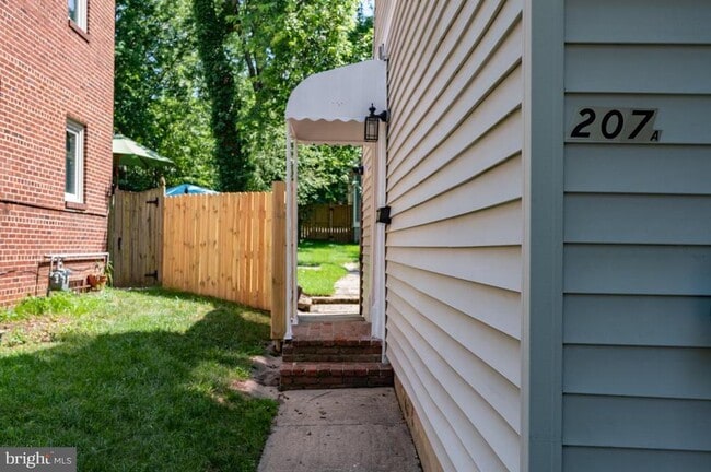 Photo - 207 E Nelson Ave