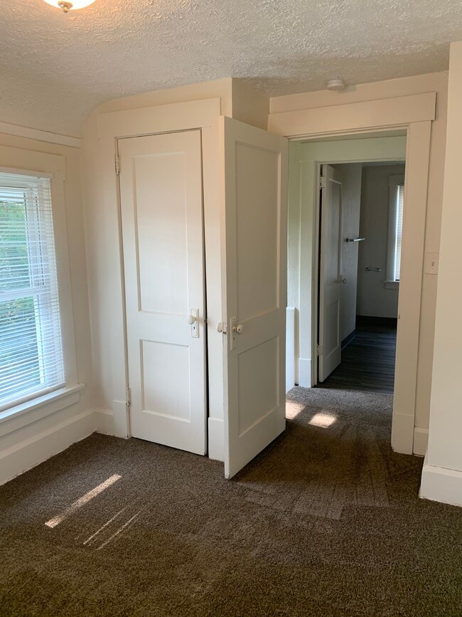 Photo - 2724 Daleford Ave NE