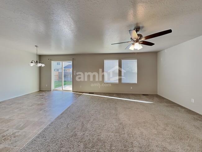 Photo - 11934 Edgemoor St