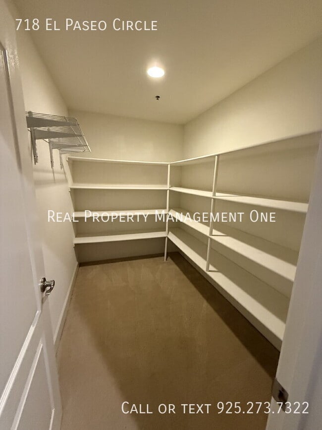 Photo - 718 El Paseo Cir