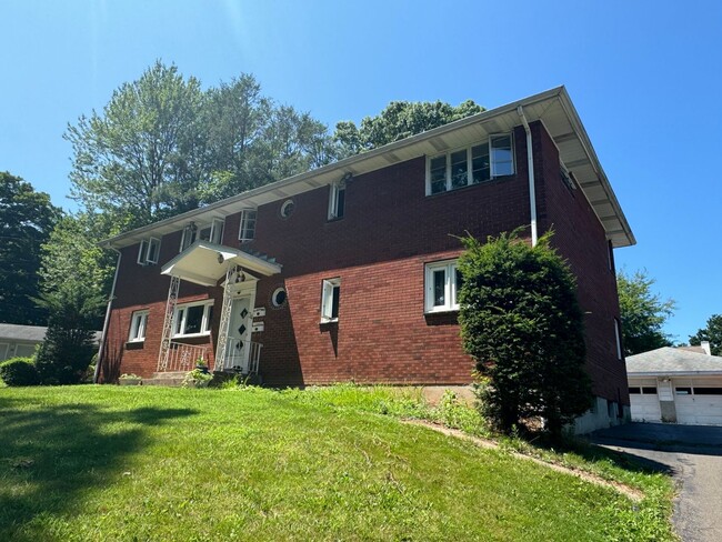 Photo - 34 Hampshire Rd Unit 2nd floor