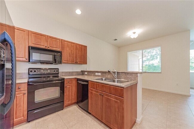 Photo - 2563 Stockbridge Sq SW