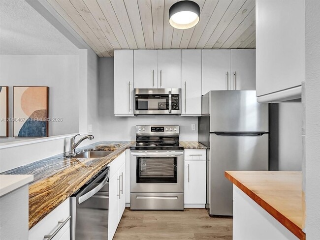 Photo - 9340 Lagoon Pl Unit 303