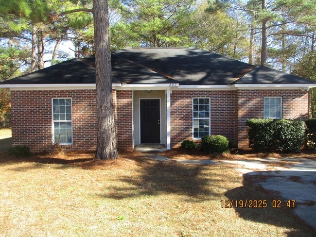 Building Photo - 202 Glade Ln