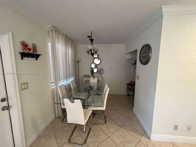 Photo - 2915 Plunkett St Unit 8D