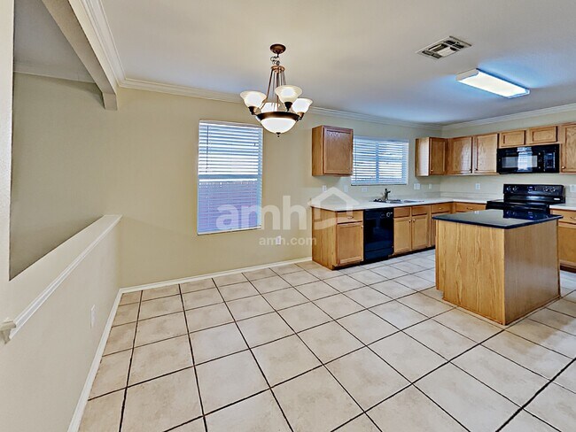 Photo - 24727 Maple Crest