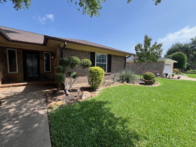 Photo - 3/2/2 Bedford Home for Lease- Move In Ready- LANDSCAPING INCLUDED IN RENT!!