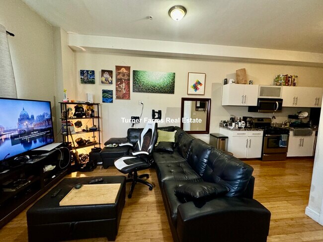 Photo - 47 Orleans St Unit 1