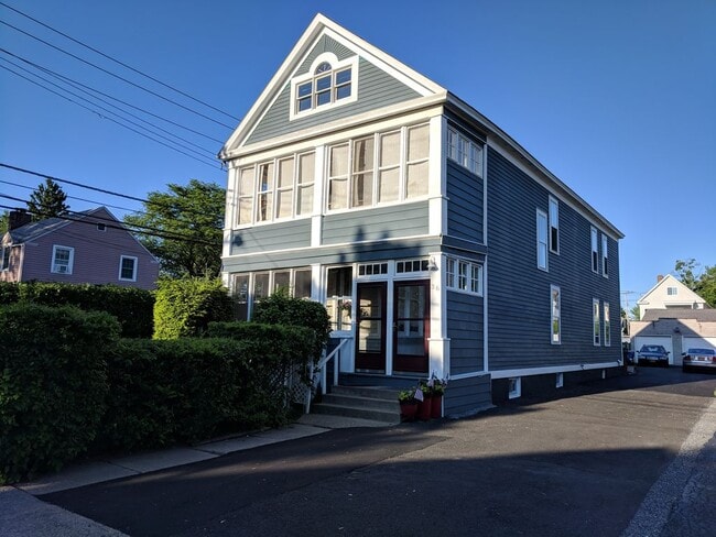 Front of house - 36 Harris Ave Unit 1 - Downstairs