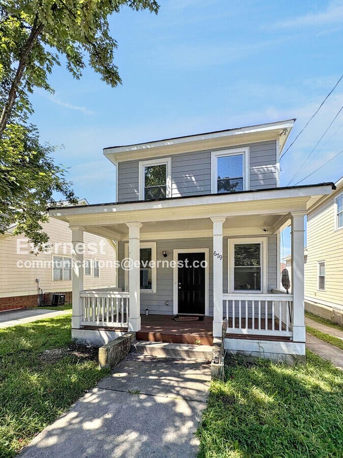 Photo - 679 Smith St SW House