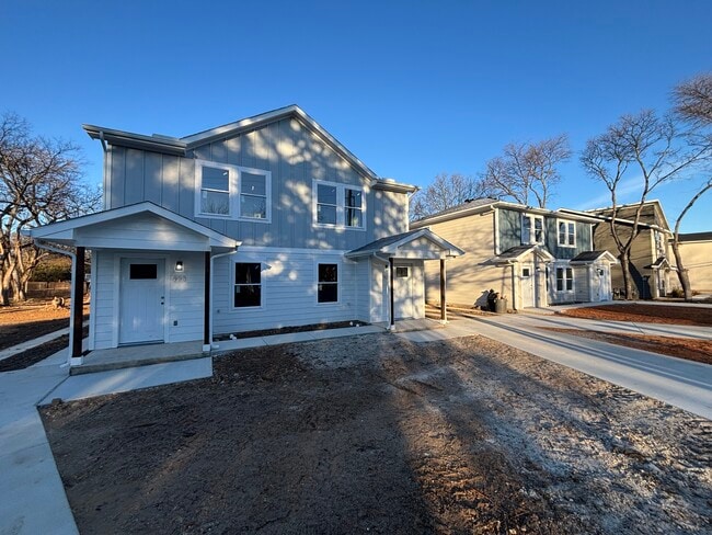 Photo - 925 River Rd