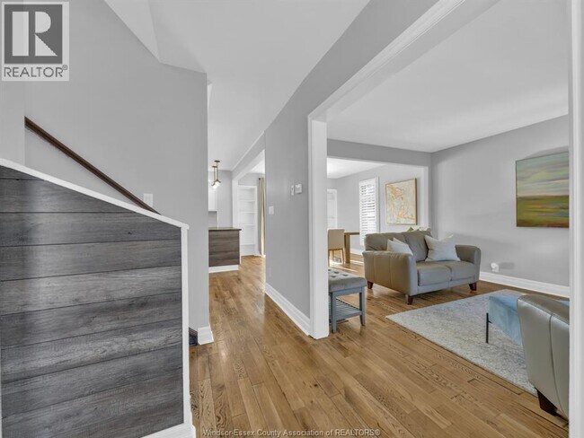 Photo - 8385 Riverside Dr E