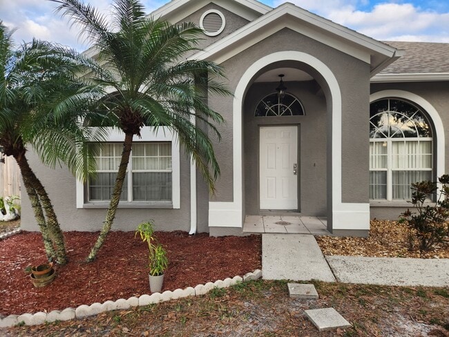 Building Photo - 14925 Redcliff Dr