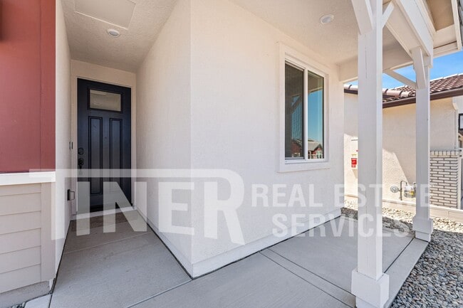 Photo - 3062 Pansona St
