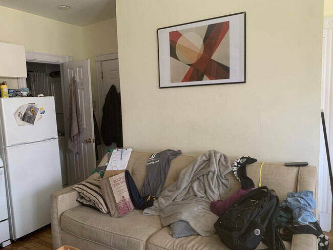 Building Photo - 236 Newbury St Unit 3F Rental