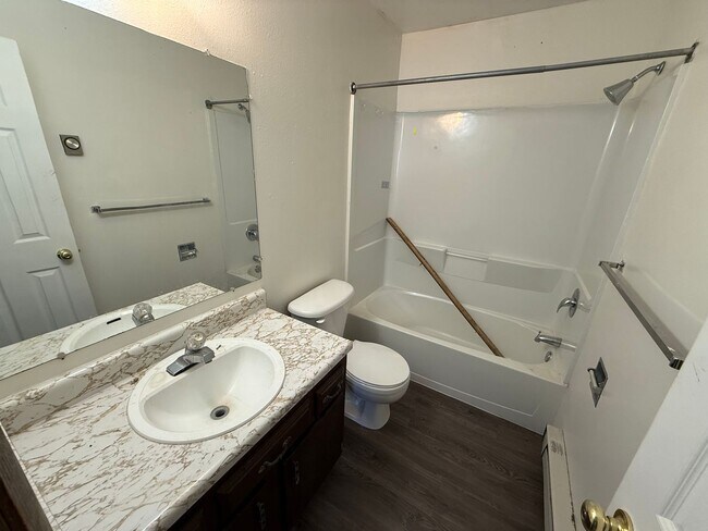 Photo - 422-428 8th Ave NE Unit 424