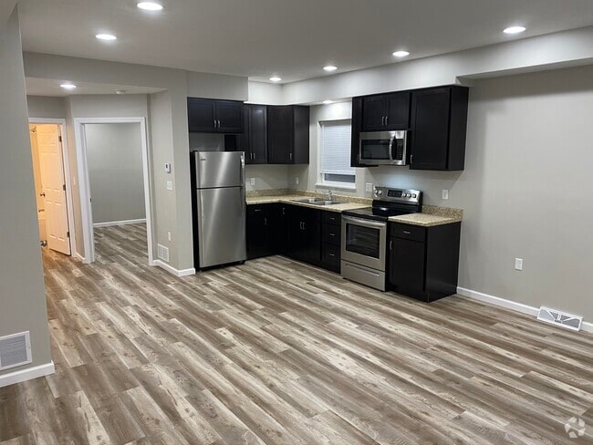 Building Photo - 1213 Ridge Ave Unit 1213 A First Floor Rental