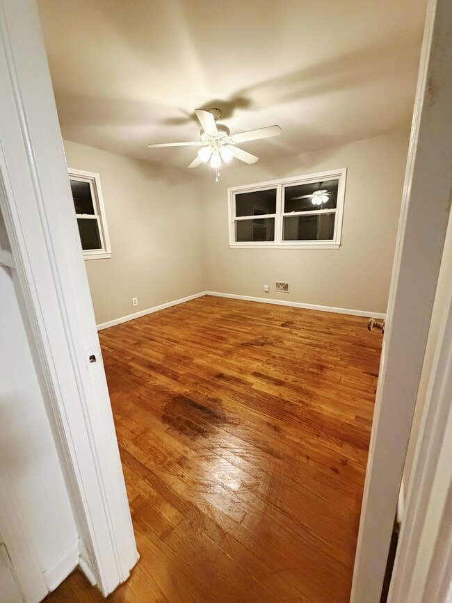 Photo - 1705 Elmwood Rd