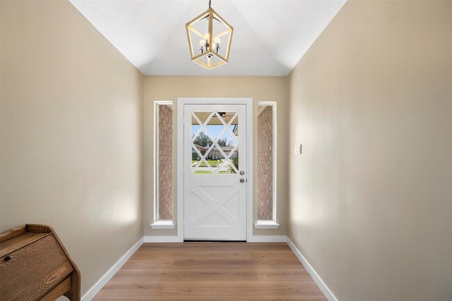 Photo - 13562 Brook Hollow Dr