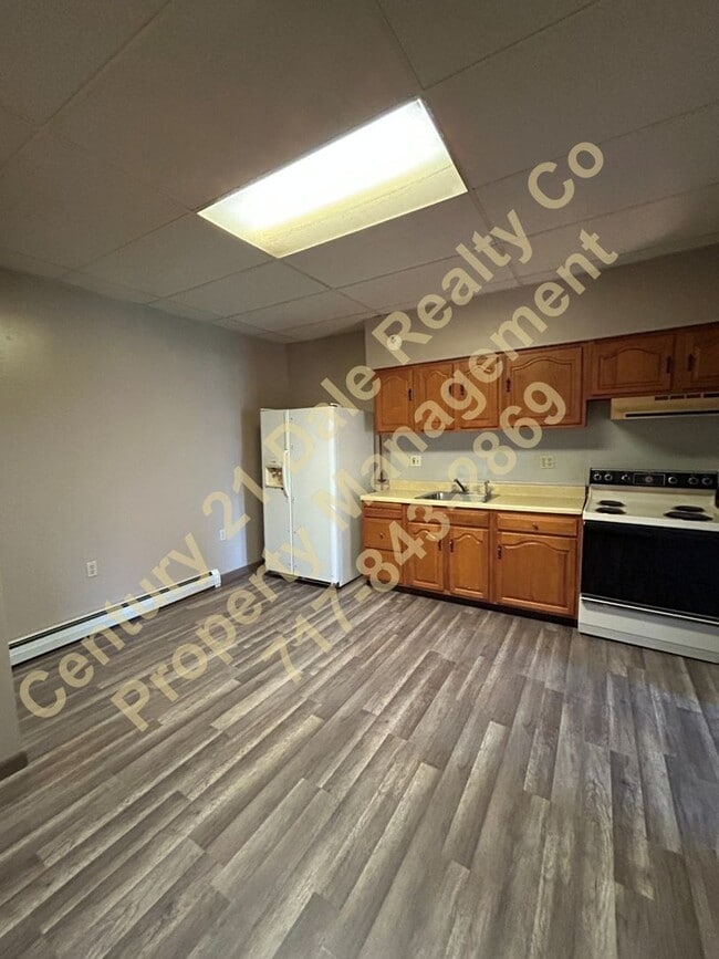 815 Locust St Unit 2 (Rear)
