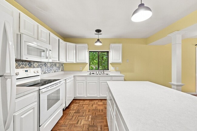 Photo - 322 Whispering Oaks Dr