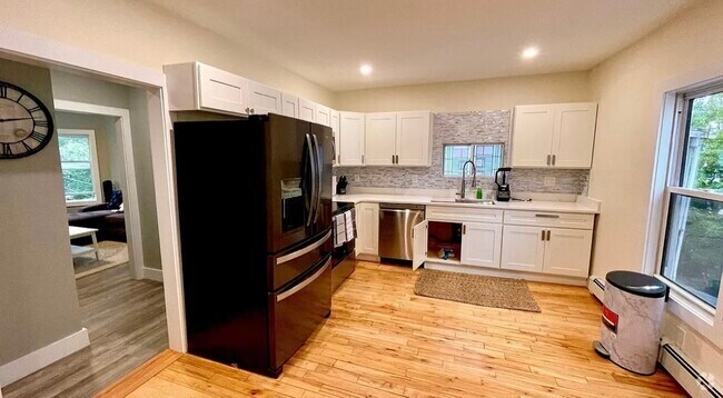 Building Photo - 33 Gilman St Unit 2 Rental