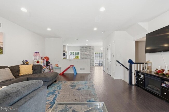 Photo - 141 Graystone Dr